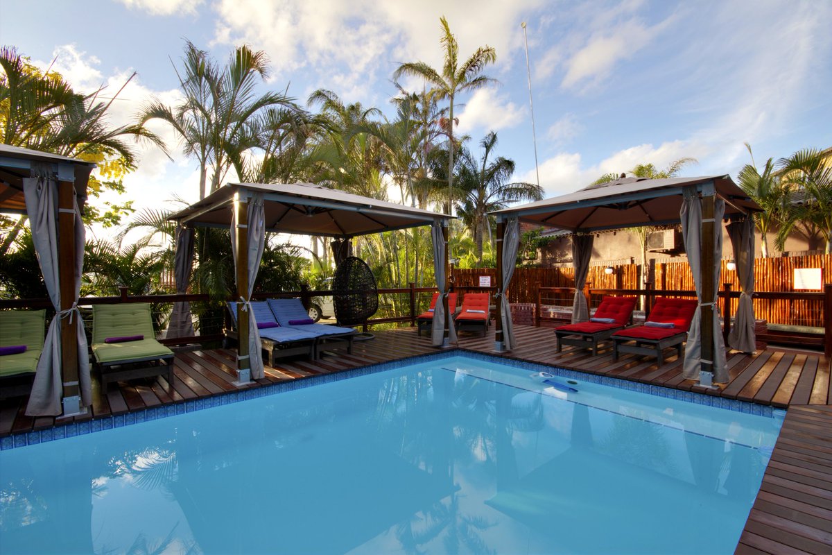 Monzi Safaris Backpackers St Lucia situated on the main road of a town completely surrounded by a #worldheritagesite #glamping #warmwinters