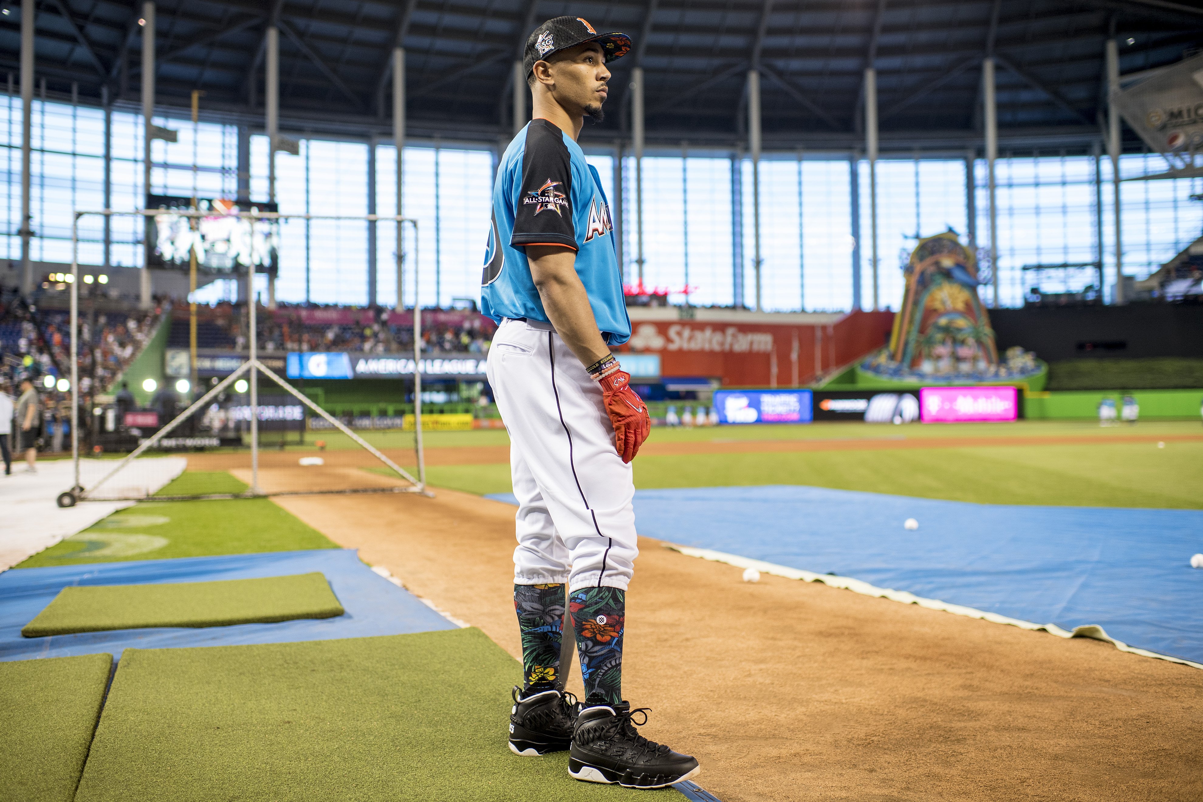 B/R Kicks on X: Mookie Betts in the “Cool Grey” Air Jordan 9