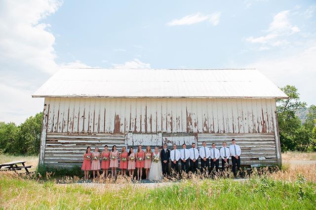 RachelAnneOlsen's tweet photo. I am enjoying every minute reliving @sirilivolsen and @mitch_rennie 's amazing wedding while editing the many many… https://t.co/70URNA22jy https://t.co/JqtlUtclkl