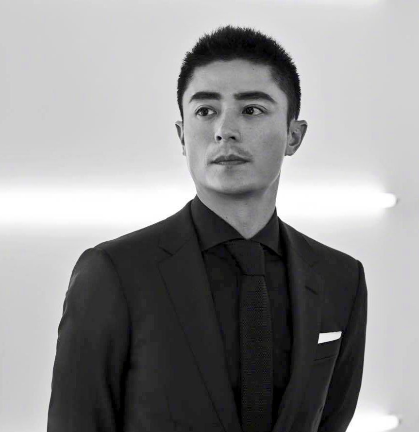 眉毛描き過ぎ😂
繋がりそう😣