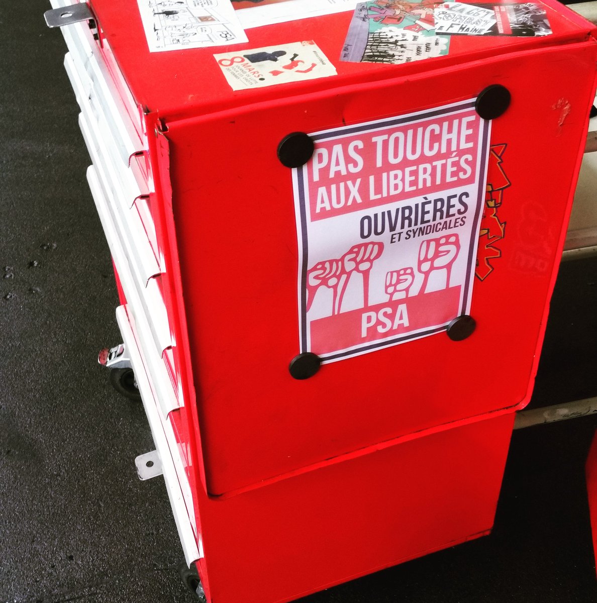 Pas touche aux libertés ouvrières et syndicales à <a href="/GroupePSA/">Groupe PSA</a> <a href="/JPierre_Mercier/">Jean-Pierre Mercier 🚩</a> <a href="/Bruncedric59/">Cedric Brun</a>