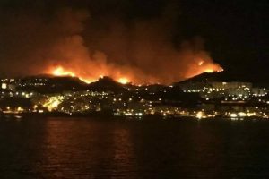 Esseri maledetti che bruciate la verde pelle di Madre Terra vaghi la vostra abietta anima senza pace per l'eternità!
#Messinabrucia #Vesuvio