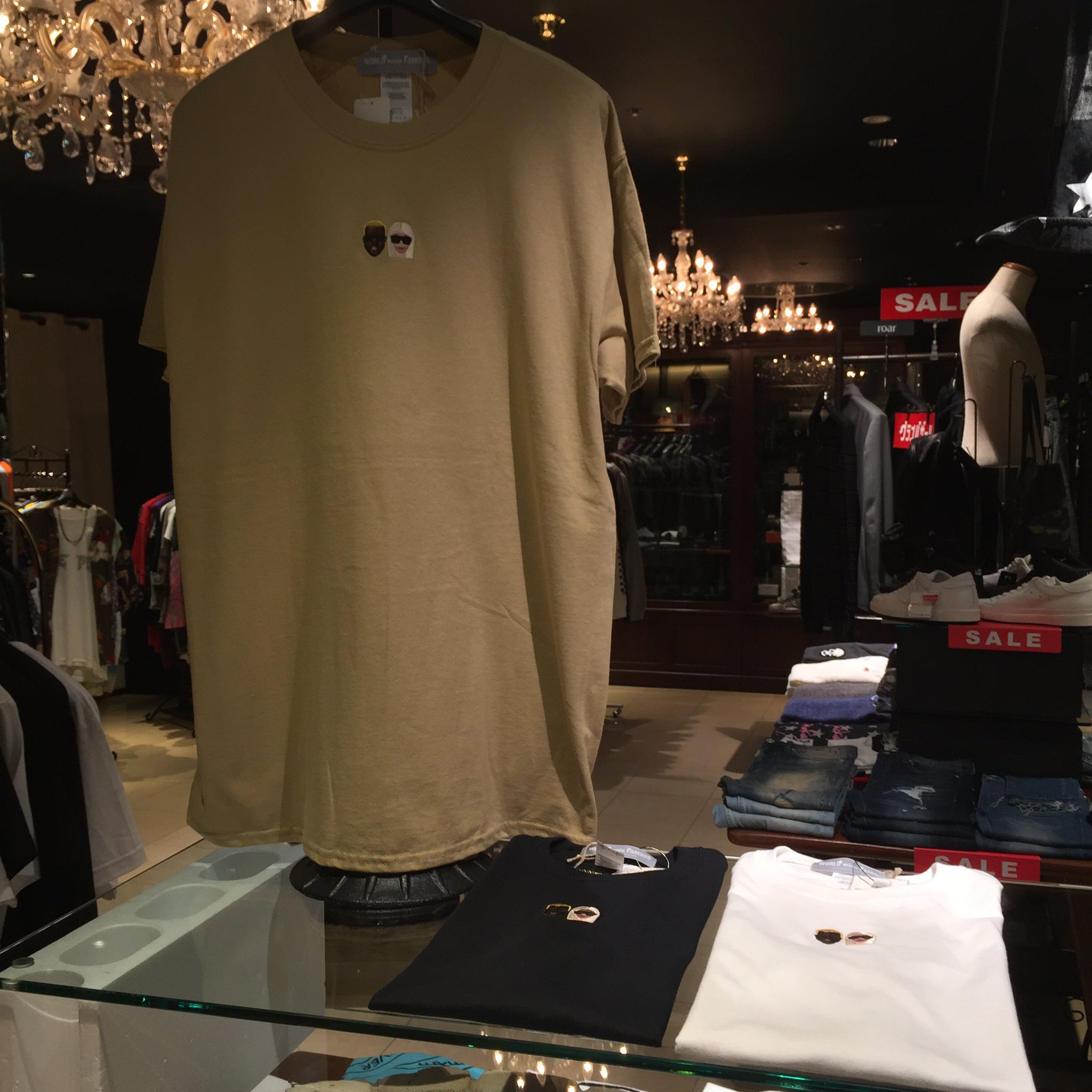 名古屋parco 名古屋パルコ No Twitter 西館5f ロイヤルフラッシュ 人気のno Comment Parisのtシャツとworld Wide Famousのトップスをご紹介 メンズ レディス両方着れるアイテムとなっております T Co Rux4wpjxy2 Twitter