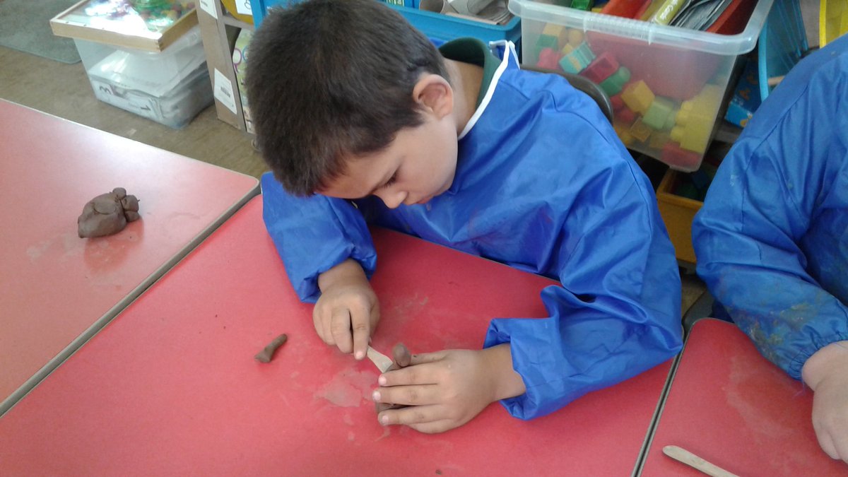 Year1BWPS's tweet photo. Making our search creatures out of clay. https://t.co/A4H2nnmaof