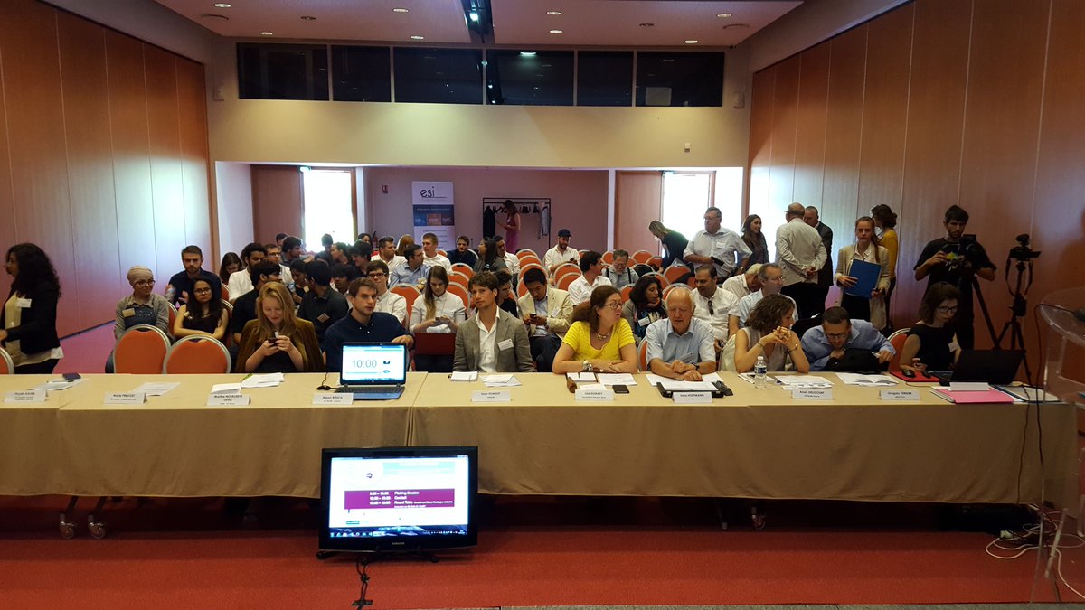 Seve_Michel's tweet photo. Final pitching session @IBD4HEALTH #BioHC school on #Bigdata will start very soon @UGrenobleAlpes @ESIArchamps @EITHealth @UniBarcelona https://t.co/yQ4s6COPNJ