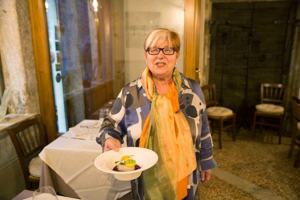 L'anima del ristorante: #IrinaFreguia, oltre 35 anni nella ristorazione, veneziana di adozione e di cuore, a capo del #VecioFritolin #venice