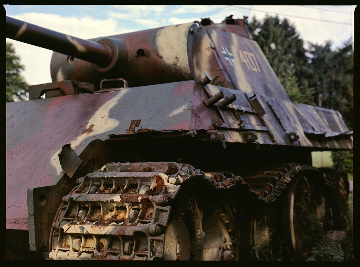 DirkBruyns's tweet photo. #SdKfz171 #panther #panzer #MAMIYA #m645 #80mm #AGFA #homedeveloped #Canoscan #8800f #Grandmenil #Belgium #BattleOfTheBulge https://t.co/PmCGotZYfB