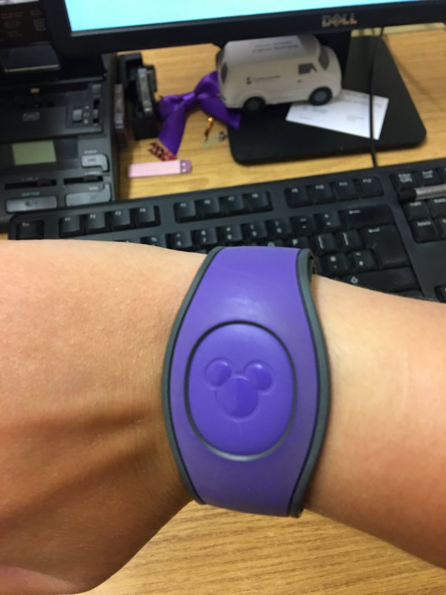 rebeyclare's tweet photo. Back in work after 2 weeks in Florida and i refuse to take off my Magic Band cos that means it's over and I'm just not ready for that 😰✈️ https://t.co/k1e0hWOPQU