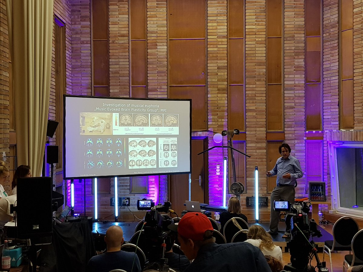 mihaisaftencu's tweet photo. #neuroscience and fun with @LetsDoJymmin at @TOABerlin! #healthyhealth #HealthTech #innovation #eHealth https://t.co/4VWNzv9Lw0