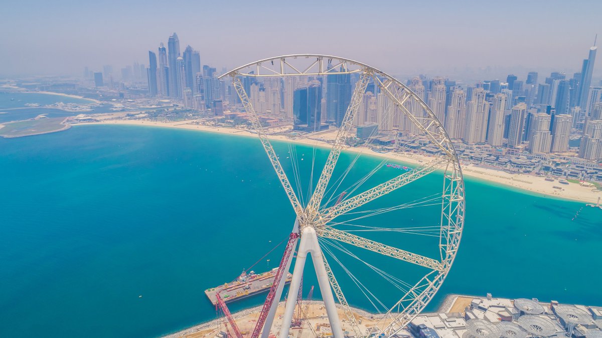 DXBMediaOffice's tweet photo. "Ain #Dubai" wheel rim passes the halfway stage https://t.co/17C0XxaAKL