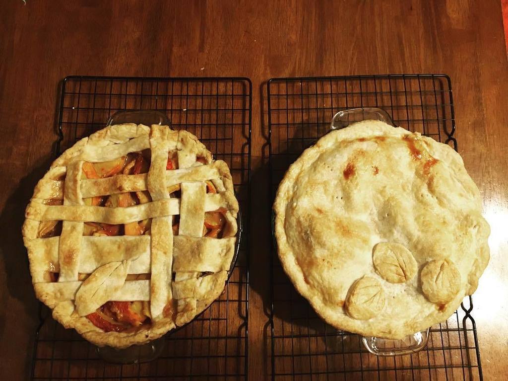 beccalikesrocks's tweet photo. Peach pie for cooking club tonight! One with and one without heat. 🍑 🌶#spicypeachpie #apl #ashlandpubliclibrary #cookingclub #offmenu #nots… https://t.co/WvCUVpqczM