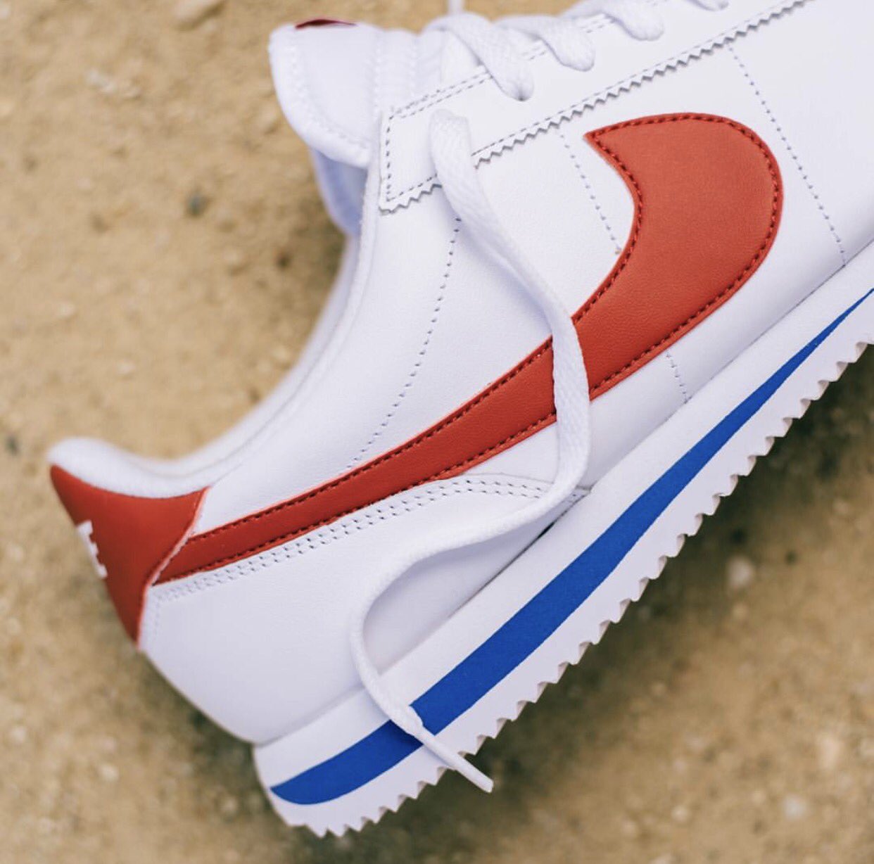 لنا وهمي نتيجة nike cortez forrest gump 