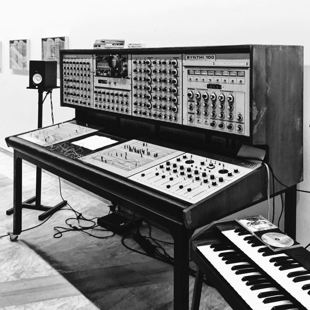 dayvidlemmon's tweet image. Daaaaaaamn #Synthi100 #Documenta14Athens ift.tt/2vbQiia