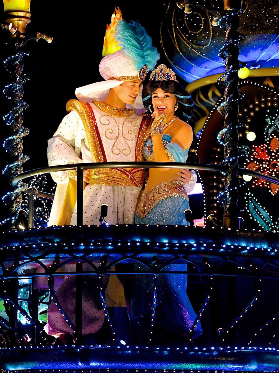 Mezzomikiのディズニーブログ A Twitter アナと雪の女王 美女と野獣のフロートが登場 東京ディズニーランド エレクトリカル パレード ドリームライツ 全フロート紹介 詳しくは T Co Vx2dzw7hpb