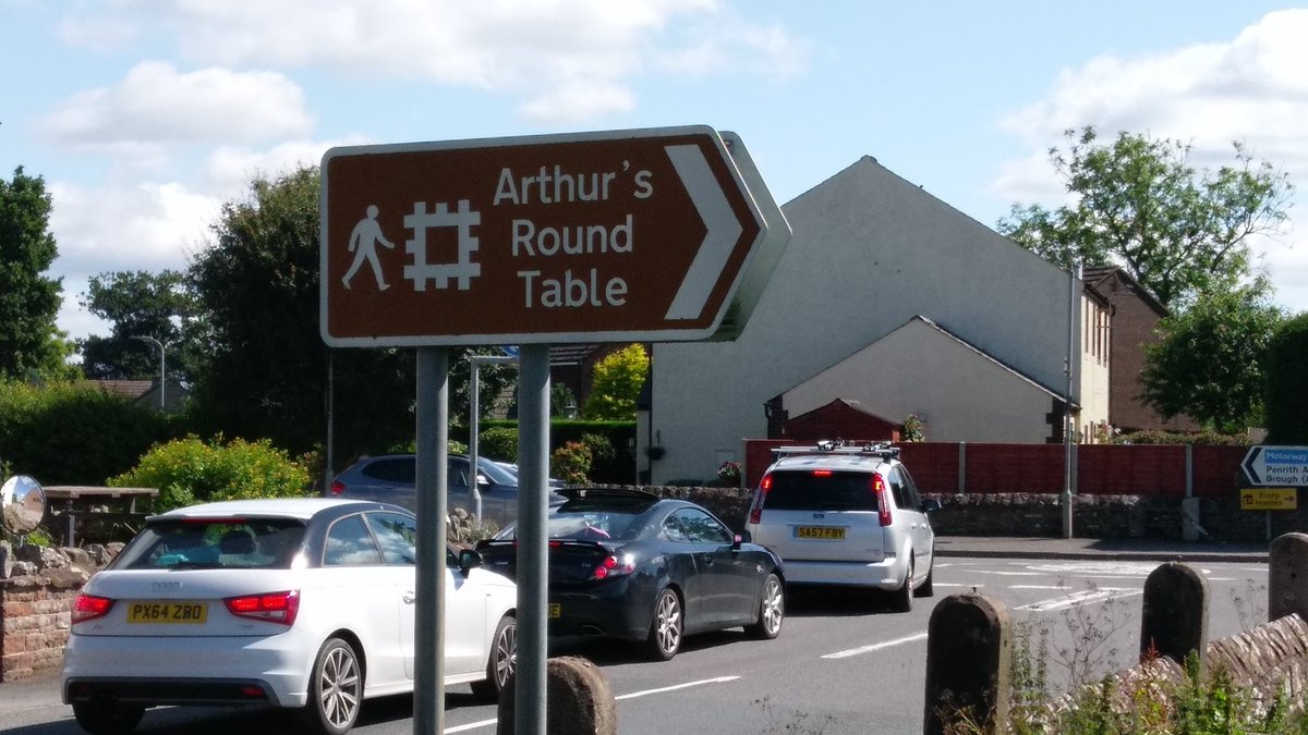 _welshy's tweet photo. Beautiful day for exploring 🏔🌞 #mayburghhenge #arthursroundtable #neolithic #monuments https://t.co/m1myjPdEv1 https://t.co/TJtPpdTWOF