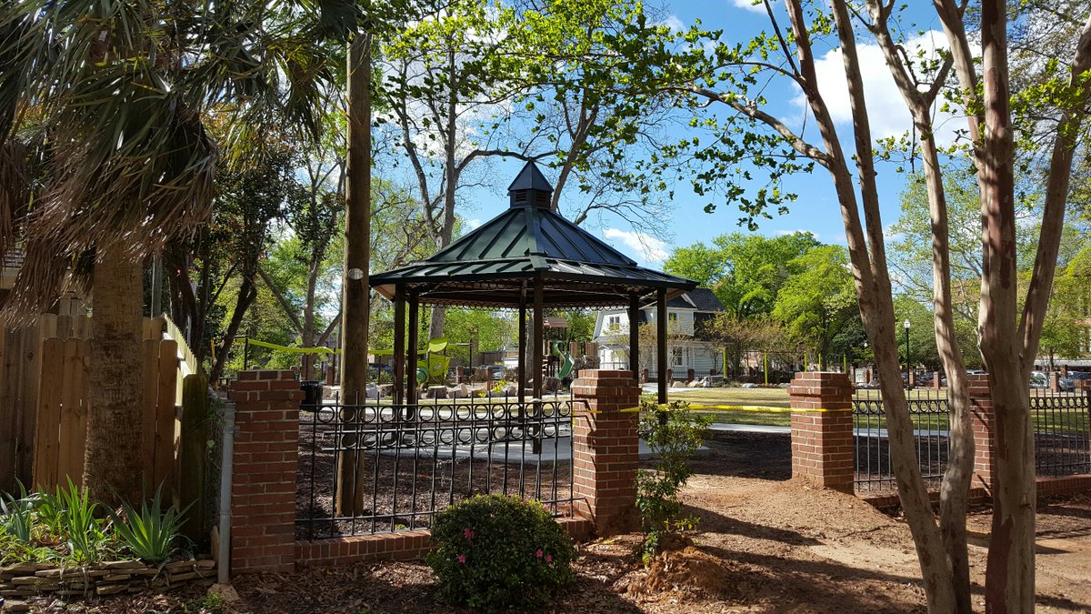 CunninghamRec's tweet photo. Don't forget to include shade into your park and playground projects. #whatwedowednesday https://t.co/xhya6Tk4ea