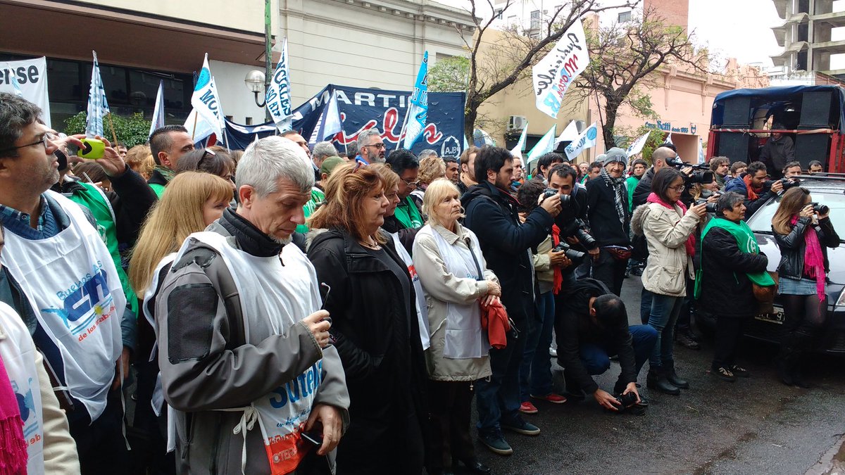 SUTEBAProvincia's tweet image. Radio abierta #IOMA #NoAlDesfinanciamiento. Mariana Molteni SEC. Salud SUTEBA. @RobiBaradel @telefenoticias @cronicaweb @C5N