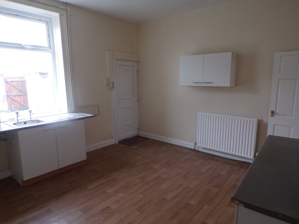 To #let this 2 bed #terrace in Great Harwood #Blackburn £85 per week! bit.ly/2ui0ZmW#Proper… #Lettings #Lancashire #Home
