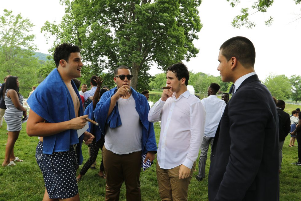 En España te disparas en un pie y repites 3 veces 2º de la ESO y ya te están criticando.