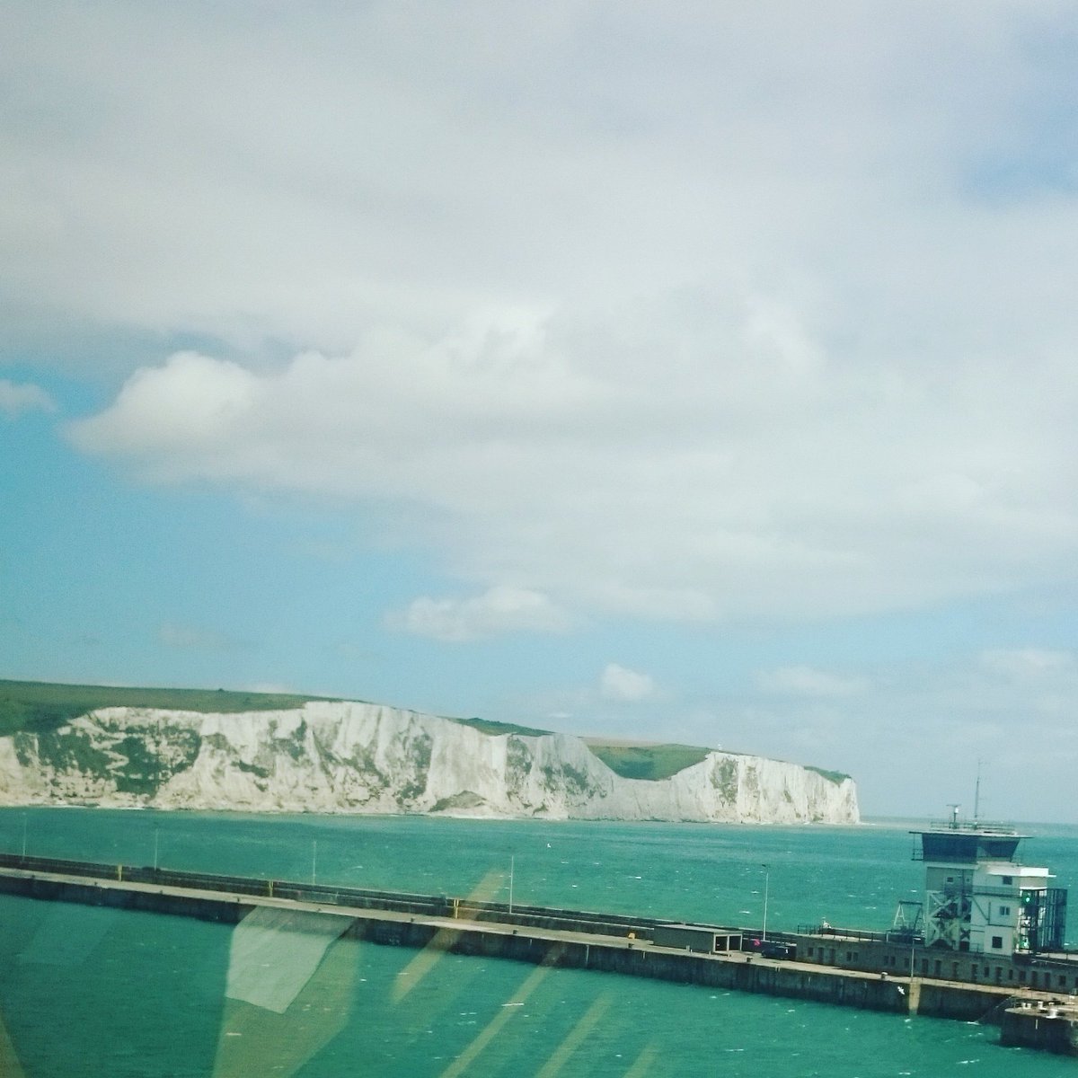 TestbourneHist's tweet image. And we're off across the English Channel. And yes, there are blue skies over the cliffs of Dover (Mrs Harrison is singing away) ☀