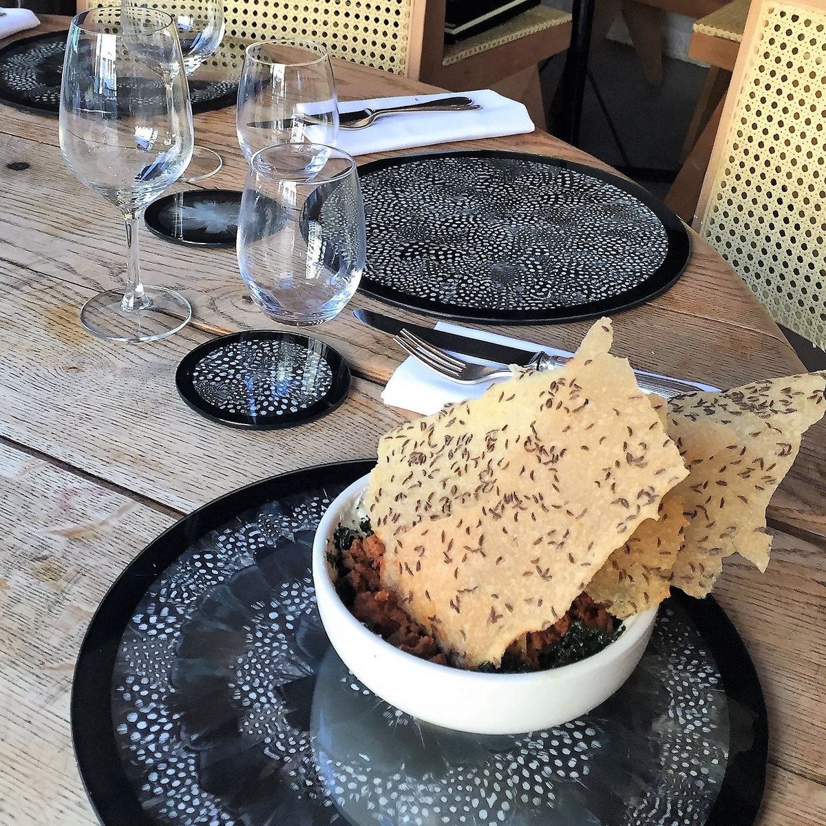 WingfieldDigby (@wingfielddigby) on Twitter photo Feeling peckish? Pop to <a href="/NutbourneSW11/">Nutbourne Battersea</a> for a deletable #London #lunch. Pictured here with <a href="/WingfieldDigby/">WingfieldDigby</a> real feather tableware Feeling peckish? Pop to <a href="/NutbourneSW11/">Nutbourne Battersea</a> for a deletable #London #lunch. Pictured here with <a href="/WingfieldDigby/">WingfieldDigby</a> real feather tableware
