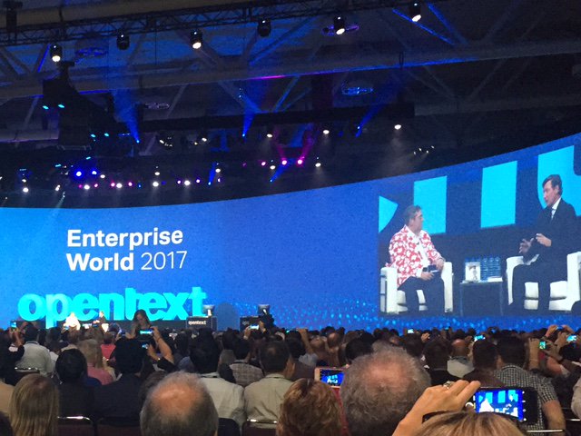 SharonMalloch's tweet photo. Super proud to have #Canadian great one @OfficialGretzky speaking at #OpenText #OTEW yesterday in #Toronto #inspired https://t.co/qyzoPntJOE