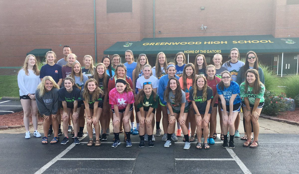 TashaSheffield6's tweet photo. Greenwood Volleyball headed to UK Team Camp! @UKVBcamps @UKCoachSkinner @GreenwoodVball https://t.co/a7N5f9KbBy