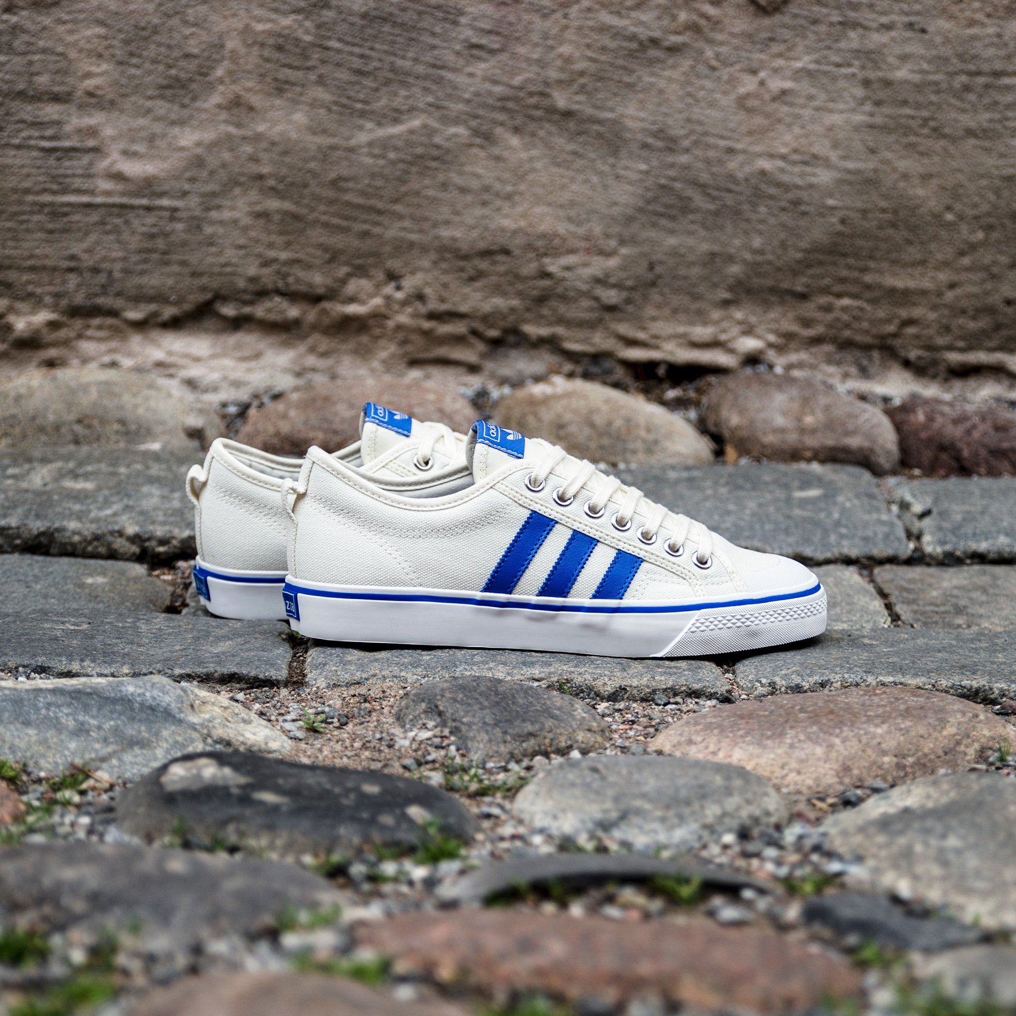Adidas nizza white size 5 2025