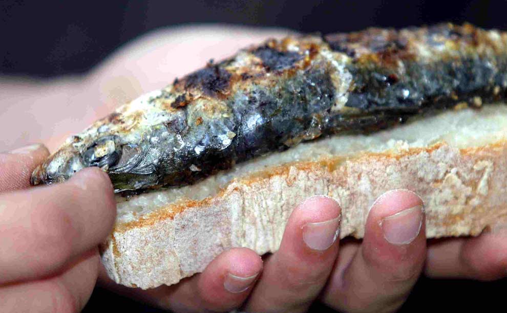 Ya queda menos para celebrar la gran sardiñada del Día de #Galicia.
<a href="/xuntanza_alcb/">Xuntanza Alcobendas</a>