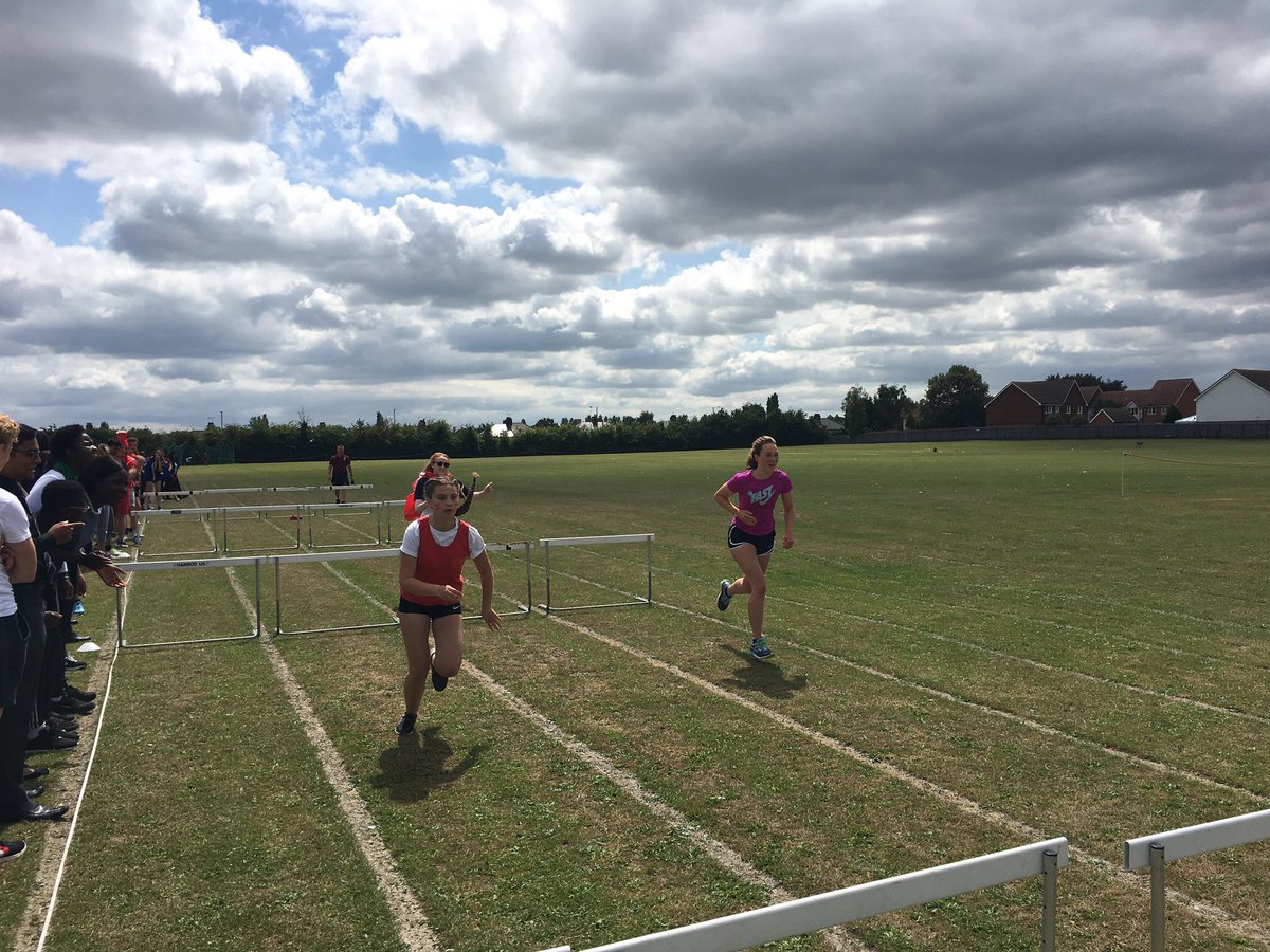 DGS6thform's tweet image. Hurdles 6th Form Sports Day #competitivefun @DartfordGSsport