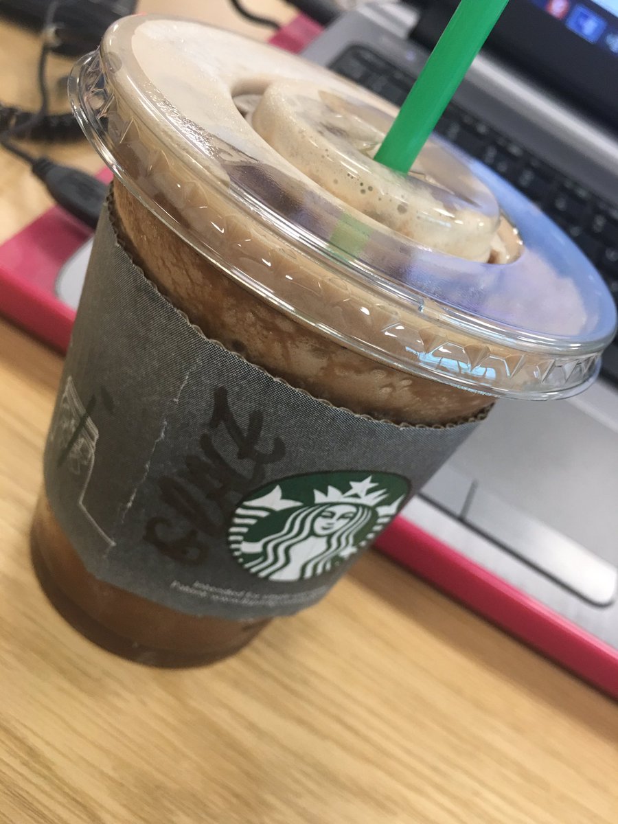 gbonnerestio's tweet photo. Lovely afternoon treat! @Starbucks #coffee #HumpDay 😄☕️ https://t.co/44FV9uso0S