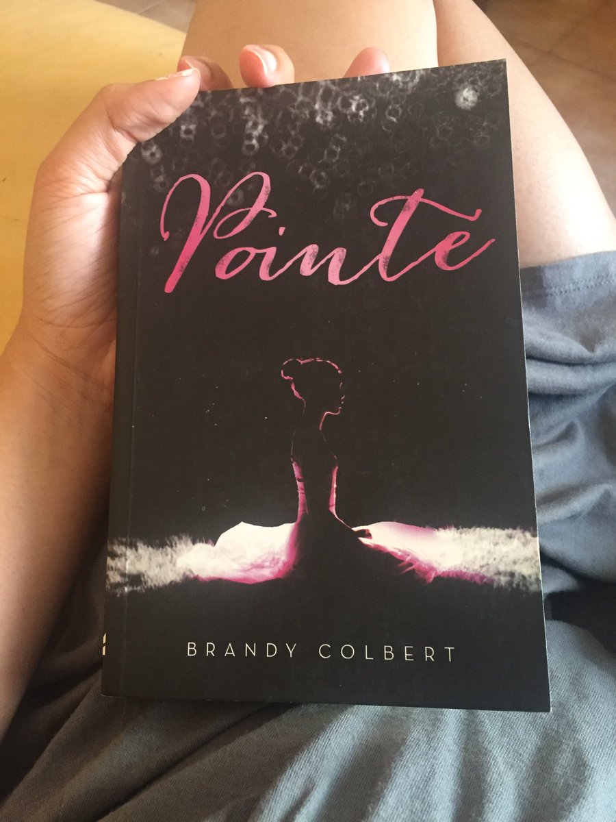 itsrosariolopez's tweet photo. Cuando tienes tiempo para poder leer se debe aprovechar! #Pointe #BrandyColbert https://t.co/rSviVvX4RN