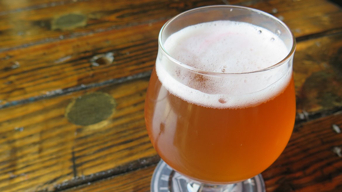 jonathanbender's tweet image. .@surlybrewing is coming to MO, @KCBierCo has a German Farmhouse Ale. #TapList, your weekly beer calendar &amp;amp; feature: bit.ly/2tHVEDP