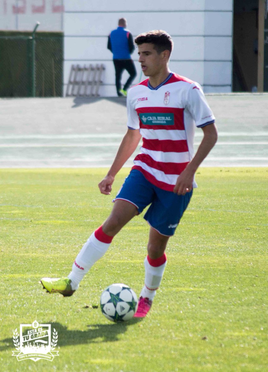 estugrada's tweet photo. DH ⚽️⚽️// José Luis abandona el Granada CF con la satisfacción del que lo ha dado todo por su equipo. https://t.co/jHFExJUahP https://t.co/bYB3iEWY0R