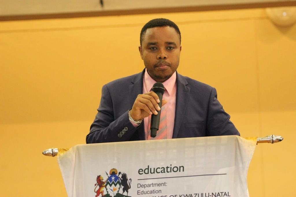 DBE_KZN's tweet photo. Community Engagement held at M Section Community hall in Umlazi. #EthekwiniOSS
#AppreciationVibes
#HardWorkInProgress https://t.co/OK23r21V51