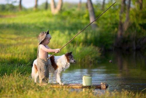 VetSelectDog's tweet photo. #LoënChildren | Mercredi, jour des enfants ! Avec ce temps pluvieux, rien de mieux qu'une petite partie de pêche entre amis ... 👶🐶☔ https://t.co/dVwI1p1NJd