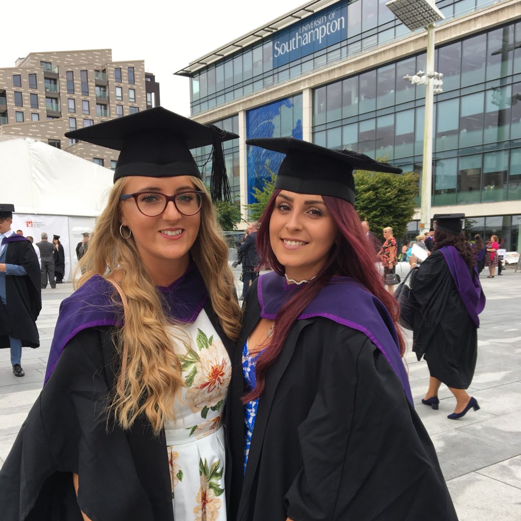 katetyler96's tweet photo. #Solentgraduates 💜❤️👨‍🎓🎓 https://t.co/L4fGXfCIau