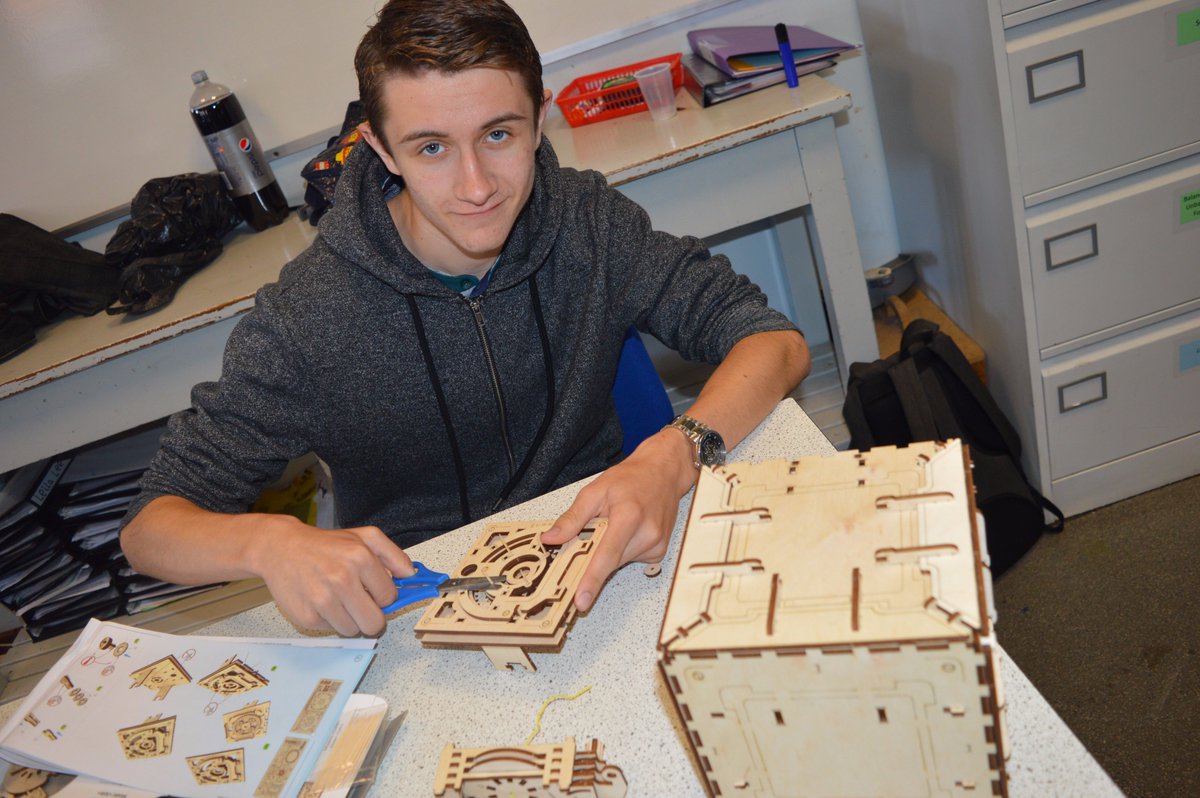 TheNewbridgeSch's tweet image. #JunkMachine have been living the dream designing and constructing their machine from junk #ActivitiesWeek2017