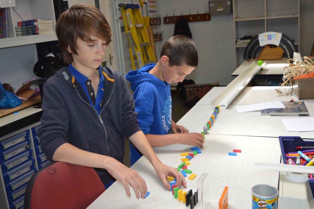 TheNewbridgeSch's tweet image. Busy concentrating whilst constructing the #JunkMachine #ActivitiesWeek2017