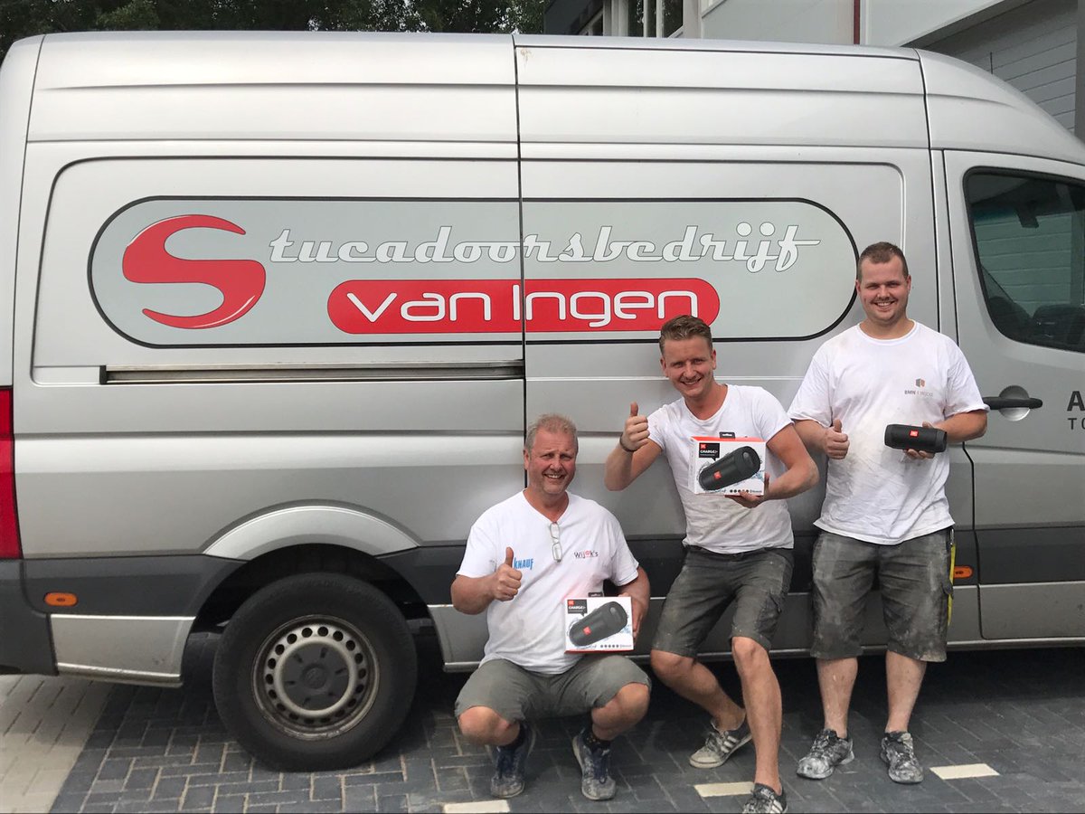 Strikolith's tweet photo. #StukadoorsbedrijfvanIngen heeft goed hun best gedaan met de #strikocem30 actie! De cadeaus zijn in ontvangen! #strikolith #Strikocem https://t.co/7h6RSdIk6l