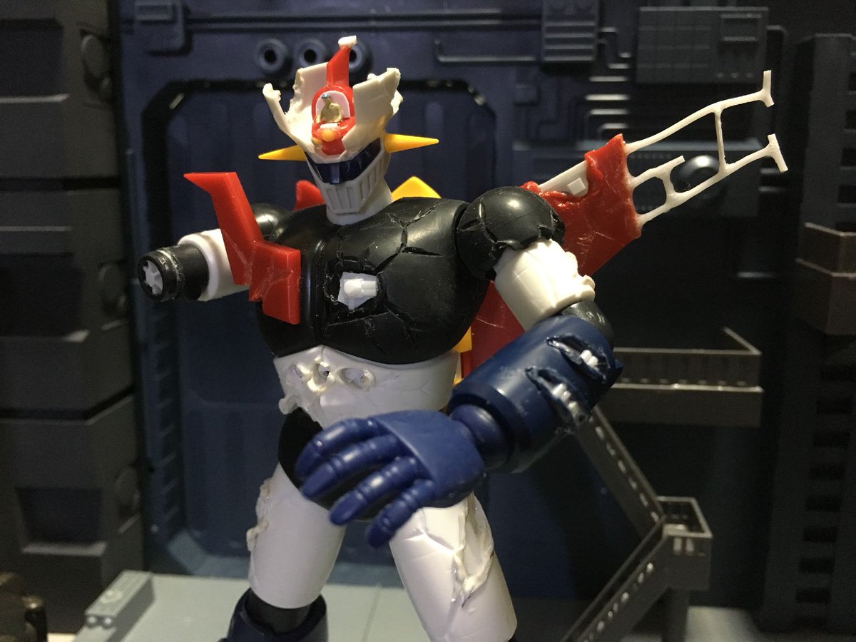 タカ Kom マジンガーｚ ダメージ Ver のプラモ改造が完成ー 未塗装 超合金魂マジンガーｚ D C を真似したのだ 超合金魂
