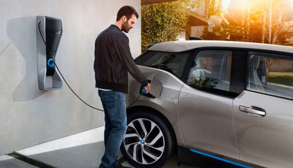 IndoMotoring's tweet image. Revealed: Every electric and hybrid car that will be on the Irish market over the next five years indo.ie/Cens30dzsWF