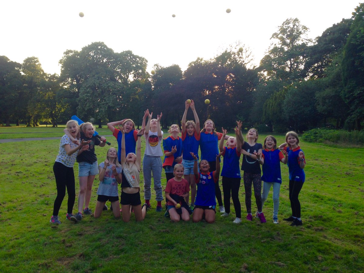Tonight marked our 1000th girl reached through #cricket with <a href="/Girlguiding/">Girlguiding</a> <a href="/Girlguiding_NWE/">Girlguiding North West England</a> #ThunderIsComing #ThisGirlCan 💥🏏1️⃣0️⃣0️⃣0️⃣