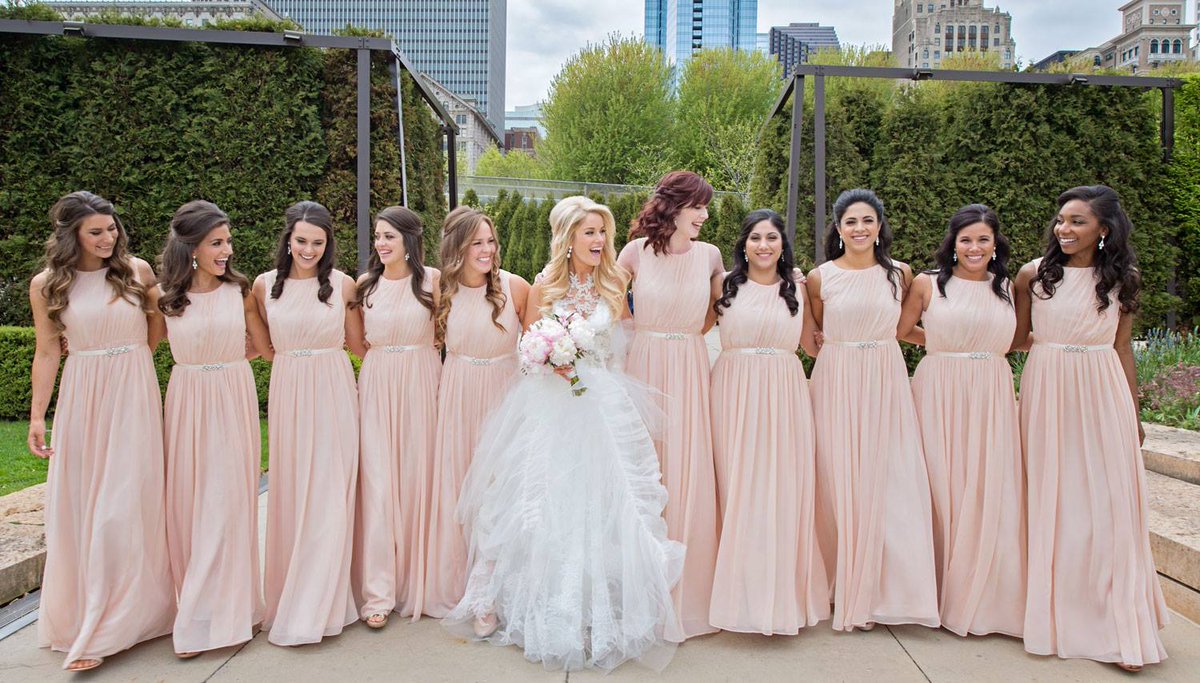 We're loving this bride tribe &amp; their perfectly pink dresses! bit.ly/2pXi3Mw <a href="/carascophoto/">Carasco Photography</a> @marinabirch <a href="/HMR_Designs/">HMR Designs</a>