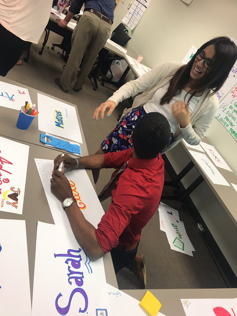 daisymeeerollin's tweet image. Having fun with #visualdialogue #spanola2017