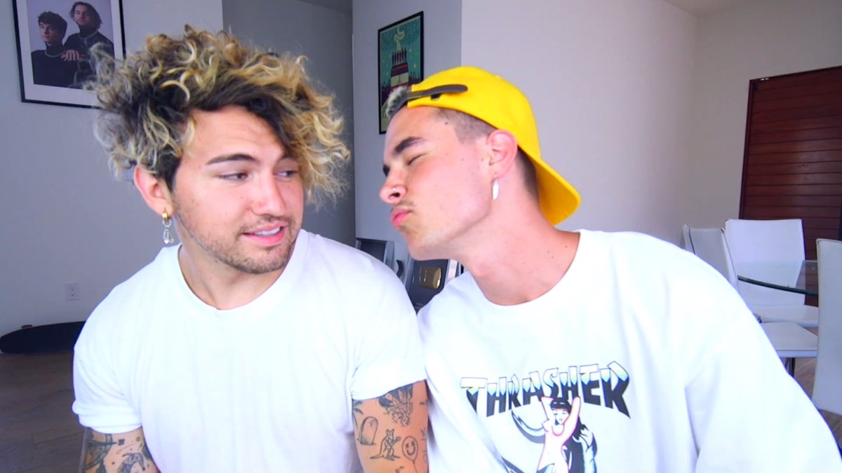 jcsocloudy's tweet image. rt ur couple goals 😫