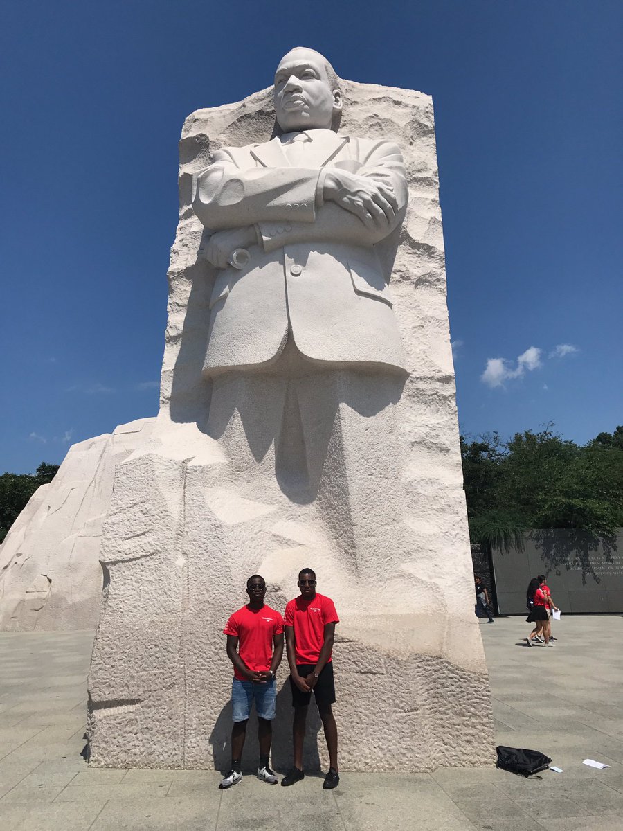 SamOwusuSL17's tweet photo. Had the chance to visit three awesome U.S memorials this past Monday #Jefferson #FDR #MLK #bofastudentleaders https://t.co/z16Bk59NLC