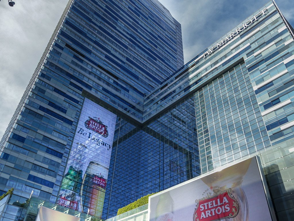 pixelflexled's tweet photo. Working with #Panasonic we implemented a fully outdoor-rated 25-story #digitaldisplay @ #LALive #JWMarriott with #FLEXStorm 30mm #LED #video https://t.co/VwwrmunUcn