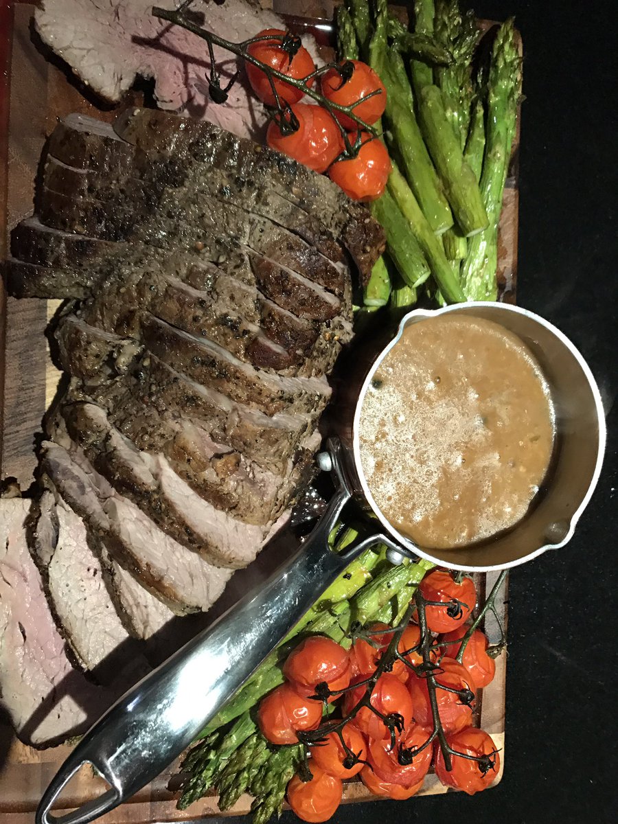 Why not treat you and your guests to chateaubriand on your wedding day ?? #weddinghour
