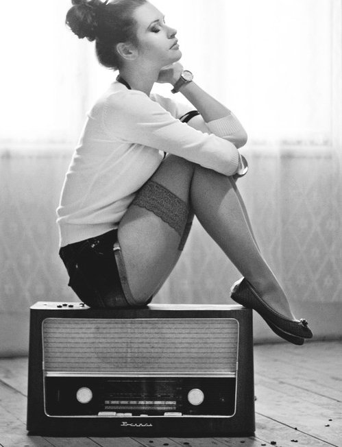 What do nudity, gaming, enterprise, periods &amp; evolution have in common? @jonnyvirgo <a href="/RadioPearlWise/">Pearl Wise</a> <a href="/LawsonJessie/">Jessie Lawson</a> find out <a href="/ResonanceFM/">Resonance FM</a> 8pm